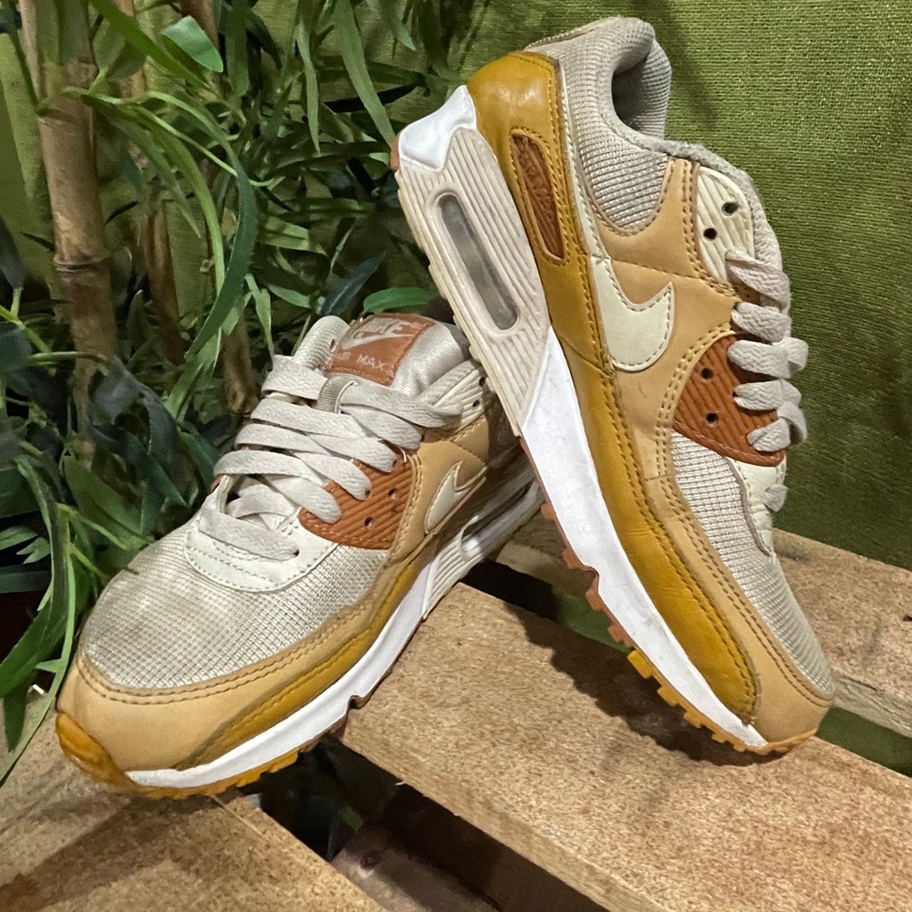 Women’s Nike Airmax